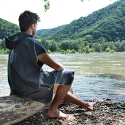 Cocoon Microfiber Towel Poncho Ul Anchor Grey -Camping-ausrüstung Verkäufe TowelPonchos02 RGB 1200x788 1280x1280